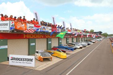 Teams line up for the Bridgestone World Solar Challenge.
