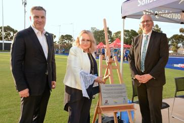 The Bridgestone Athletics Centre was officially opened by Bridgestone Australia & New Zealand Managing Director Stephen Roche, City of Salisbury Mayor Gillian Aldridge OAM, and David Pisoni MP.