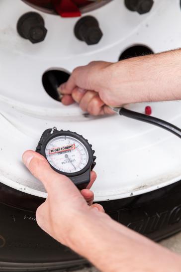 Bridgestone's new gate tyre pressure monitoring technology is being introduced to the Australian and New Zealand market, offering return-to-depot applications, such as metro delivery, refuse, construction and bus fleets, more regular and efficient pressure checks – in turn reducing the risk of tyre related break downs.