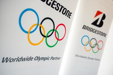 Bridgestone New Zealand has celebrated Olympic Day with a donation of sporting goods to an Auckland high school.