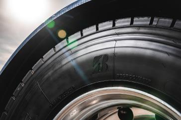 Bridgestone has joined forces with Ampol to benefit NatRoad members with enhanced tyre benefits to the co-branded NatRoad AmpolCard.