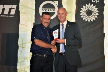 North Coast Towing’s Deon Atkins was presented with the coveted Bridgestone Bandag Highway Guardian Award by National Commercial Manager Geoff May at the Trucking Australia conference on Friday night.